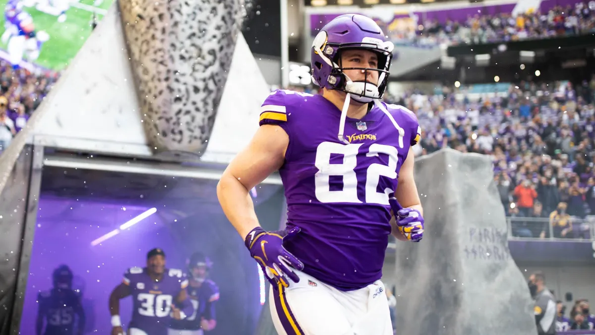 Vikings tight end Ellefson announces retirement