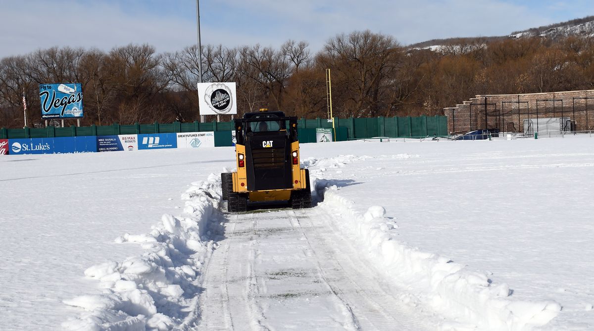 Howie: Add three outdoor hockey rinks at the 'Frozen Wade'